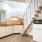 Centrally Located Comfortable Apartment *