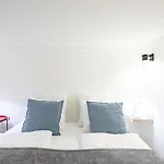 Centrally Located Comfortable Apartment *