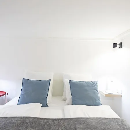Centrally Located Comfortable Διαμέρισμα *