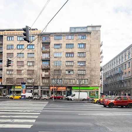 Centrally Located Comfortable Lägenhet Budapest